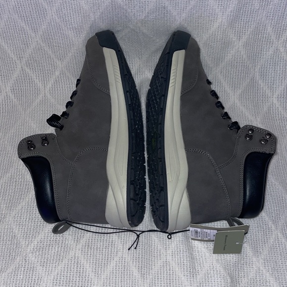 NWT Men's Size 10.5 Gray High-Top Sneakers. - Picture 5 of 7